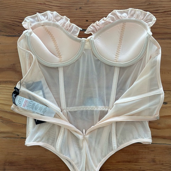 Mesh Ruffle Boned Corset - Picture 3 of 7